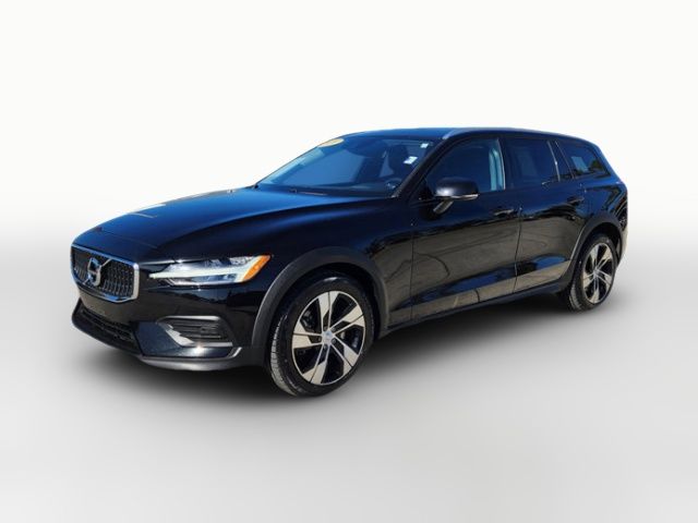 2020 Volvo V60 Cross Country Base