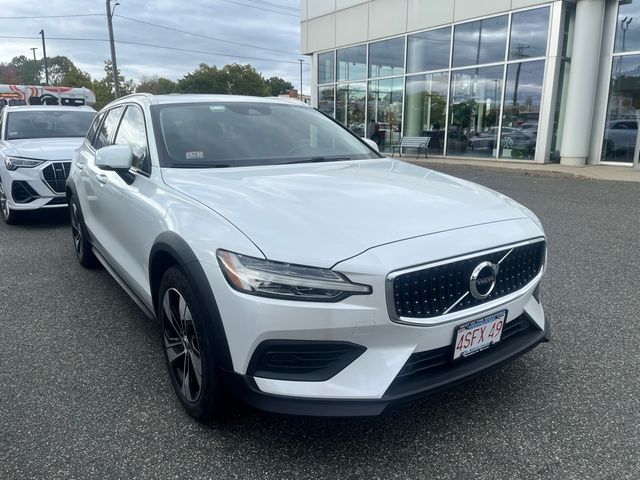 2020 Volvo V60 Cross Country Base