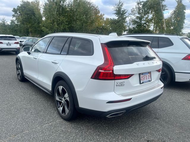 2020 Volvo V60 Cross Country Base