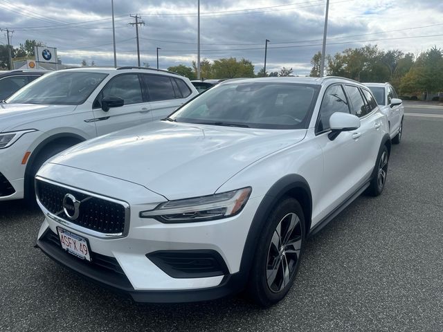 2020 Volvo V60 Cross Country Base