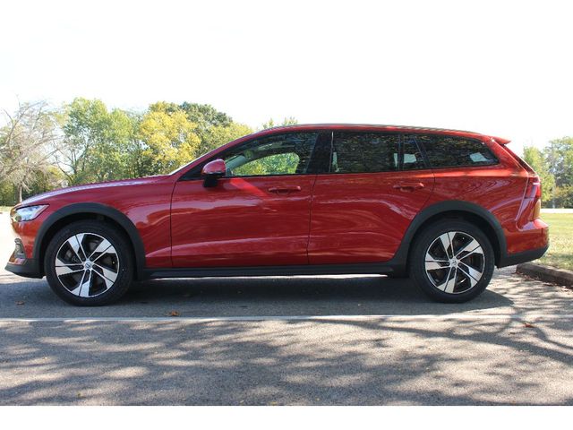 2020 Volvo V60 Cross Country Base