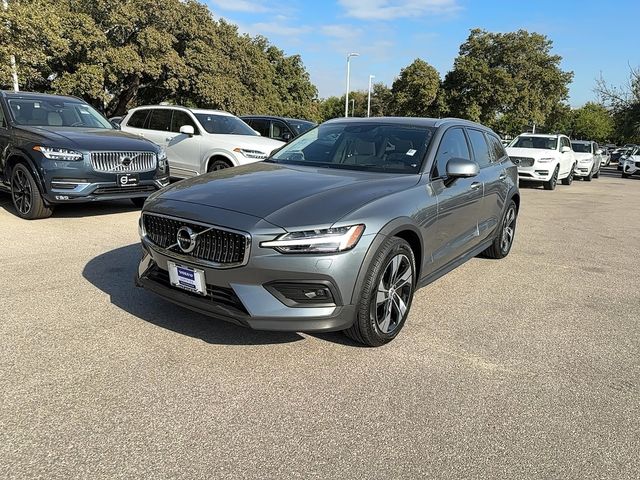 2020 Volvo V60 Cross Country Base