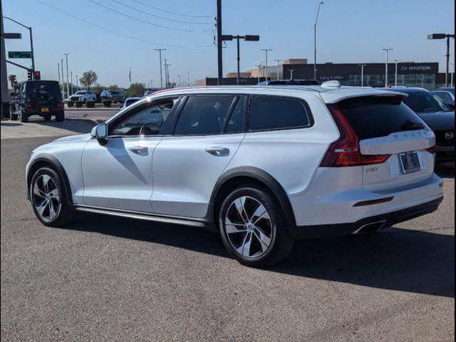 2020 Volvo V60 Cross Country Base