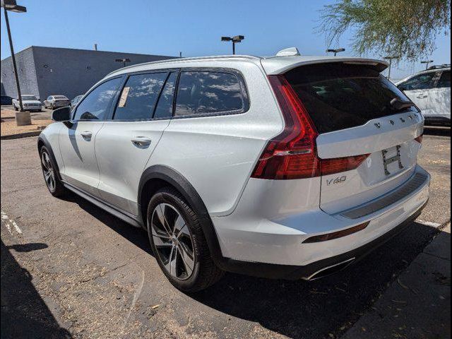 2020 Volvo V60 Cross Country Base