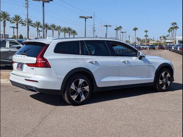 2020 Volvo V60 Cross Country Base