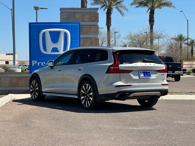 2020 Volvo V60 Cross Country Base