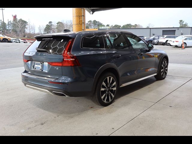 2020 Volvo V60 Cross Country Base