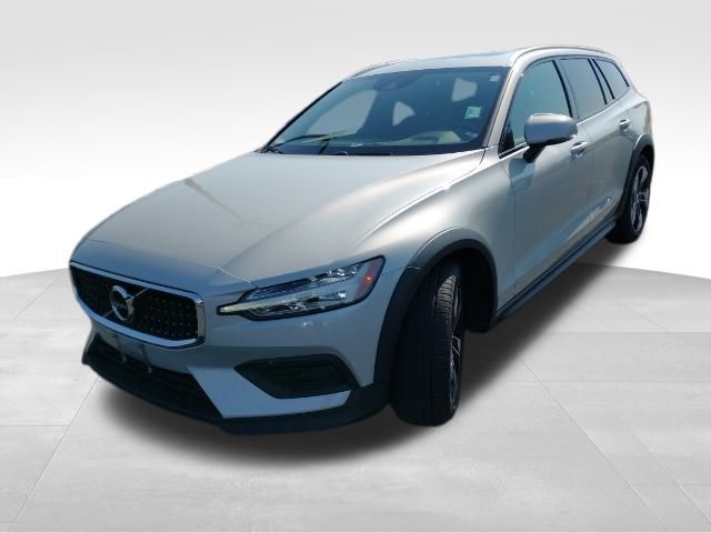 2020 Volvo V60 Cross Country Base