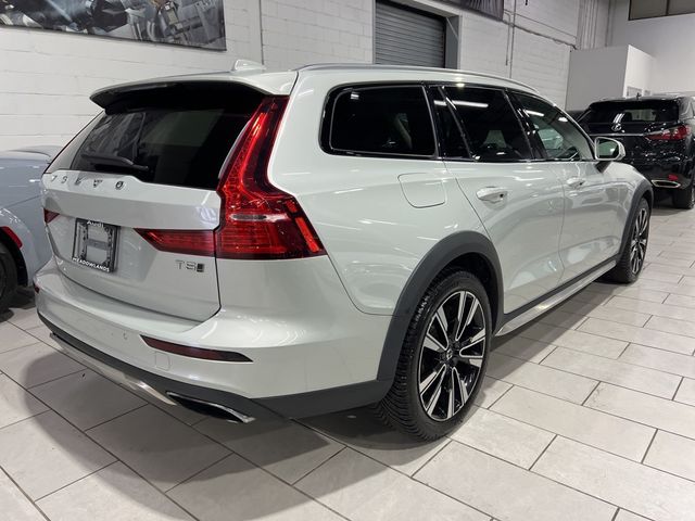 2020 Volvo V60 Cross Country Base