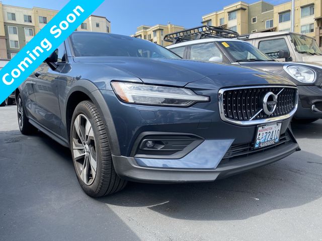 2020 Volvo V60 Cross Country Base