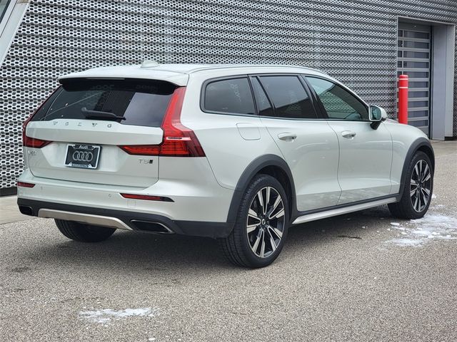 2020 Volvo V60 Cross Country Base