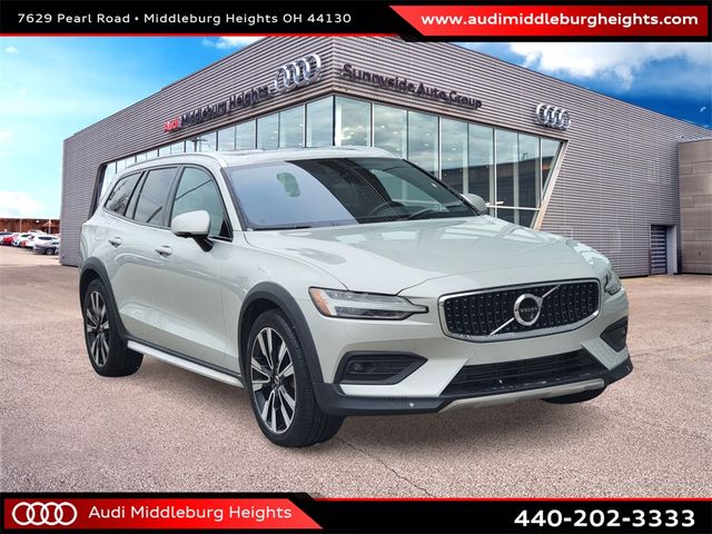 2020 Volvo V60 Cross Country Base