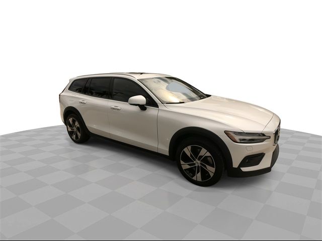 2020 Volvo V60 Cross Country Base