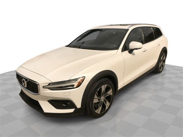 2020 Volvo V60 Cross Country Base