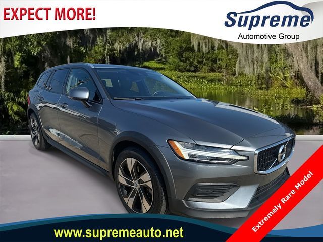 2020 Volvo V60 Cross Country Base