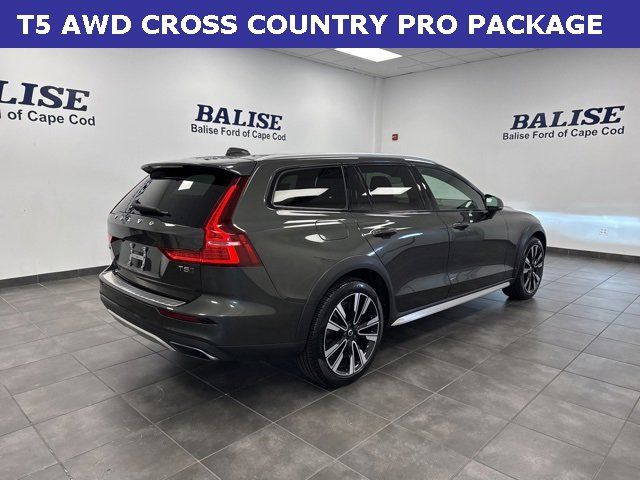 2020 Volvo V60 Cross Country Base