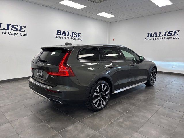 2020 Volvo V60 Cross Country Base