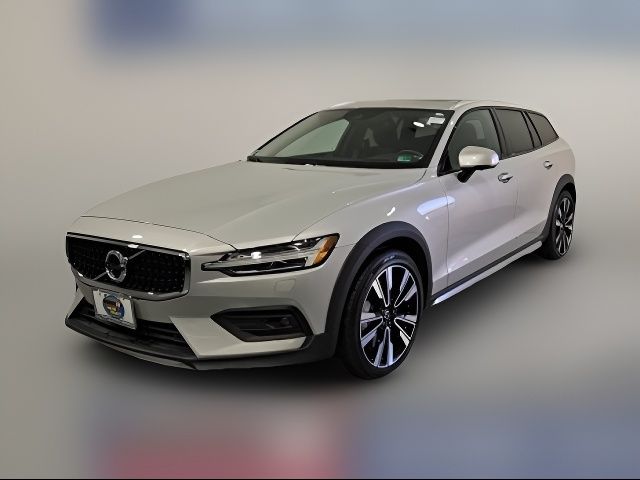 2020 Volvo V60 Cross Country Base