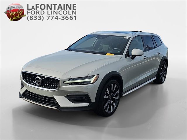 2020 Volvo V60 Cross Country Base