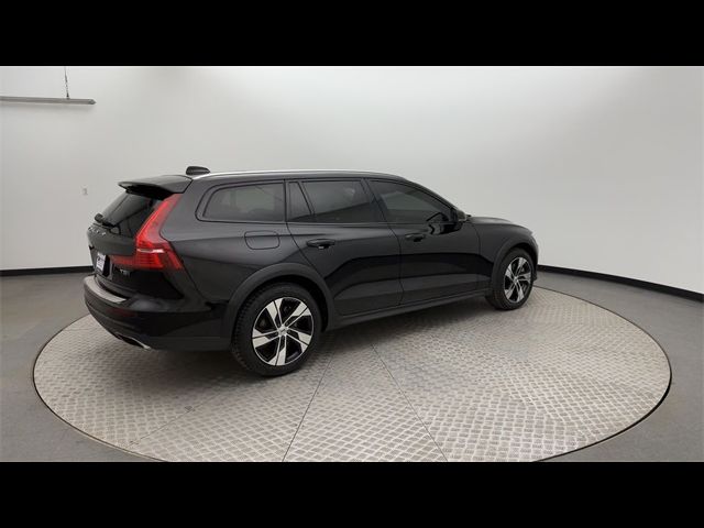 2020 Volvo V60 Cross Country Base