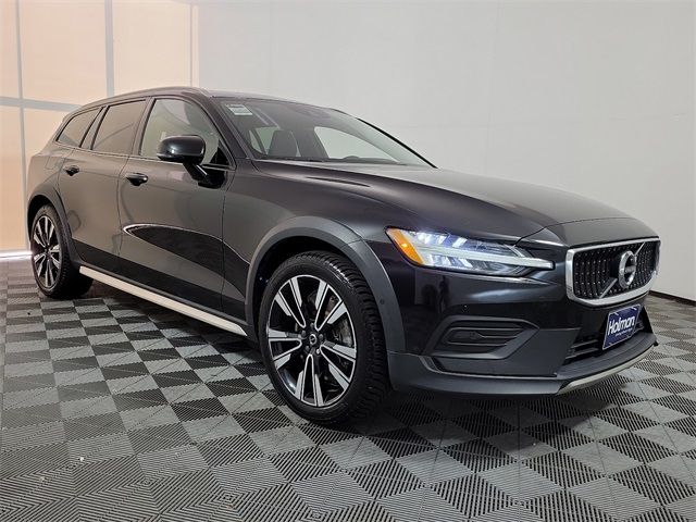 2020 Volvo V60 Cross Country Base