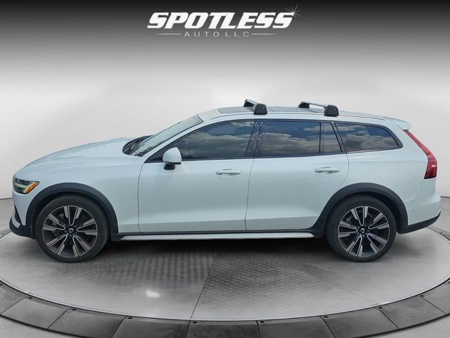 2020 Volvo V60 Cross Country Base