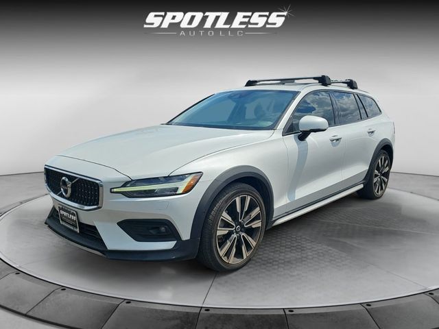 2020 Volvo V60 Cross Country Base