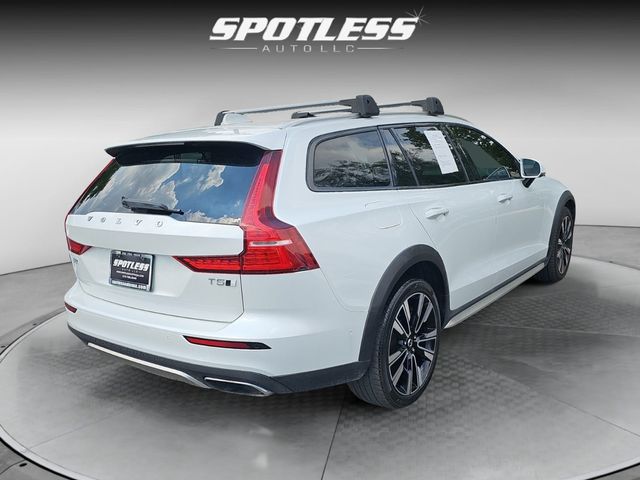 2020 Volvo V60 Cross Country Base