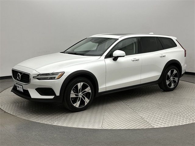 2020 Volvo V60 Cross Country Base