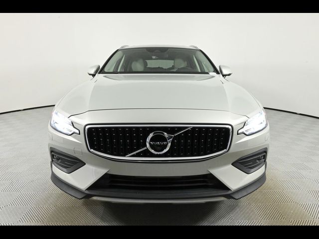 2020 Volvo V60 Cross Country Base