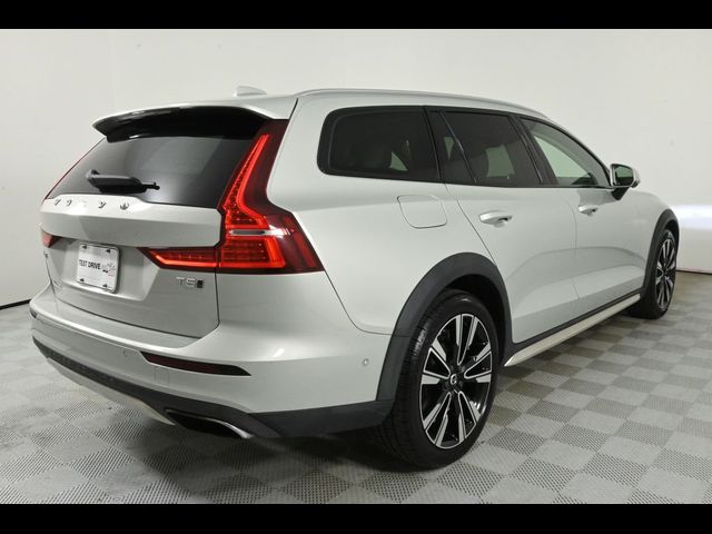 2020 Volvo V60 Cross Country Base