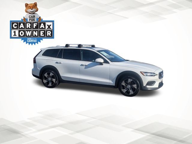 2020 Volvo V60 Cross Country Base