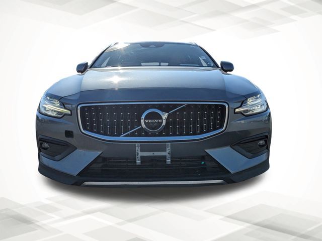 2020 Volvo V60 Cross Country Base