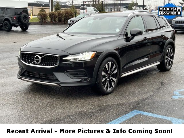 2020 Volvo V60 Cross Country Base