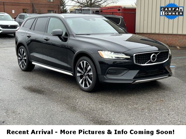 2020 Volvo V60 Cross Country Base