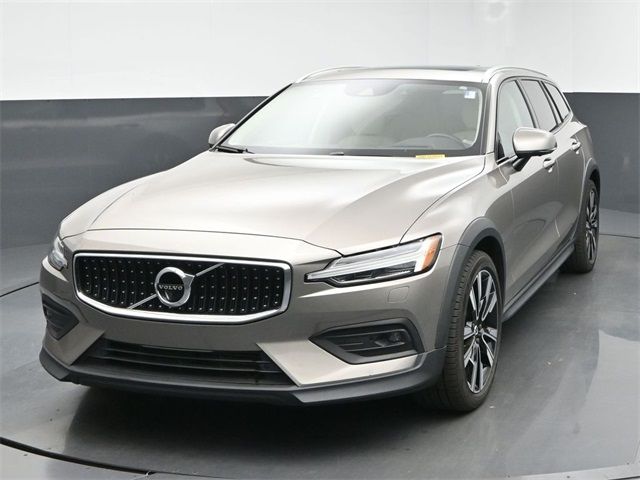 2020 Volvo V60 Cross Country Base