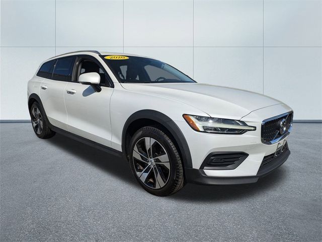 2020 Volvo V60 Cross Country Base