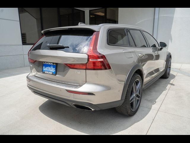 2020 Volvo V60 Cross Country Base