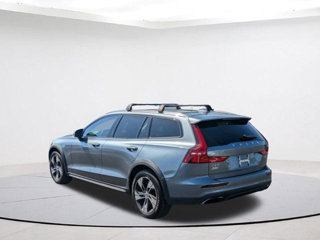 2020 Volvo V60 Cross Country Base