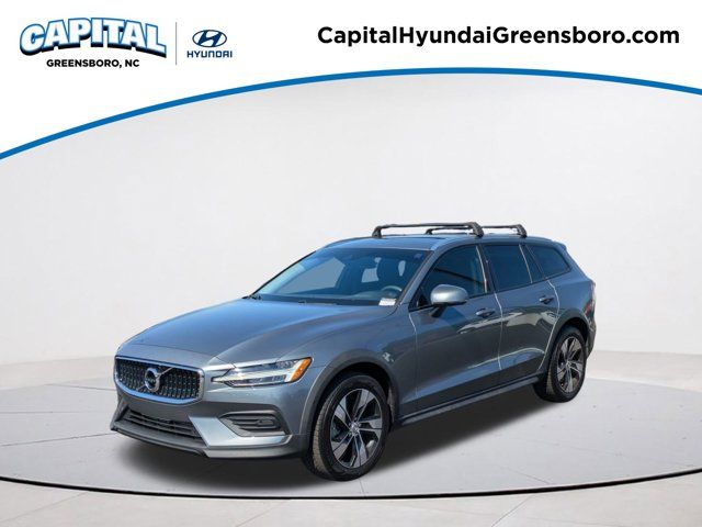 2020 Volvo V60 Cross Country Base