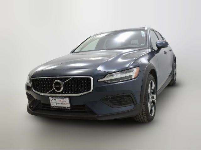 2020 Volvo V60 Cross Country Base