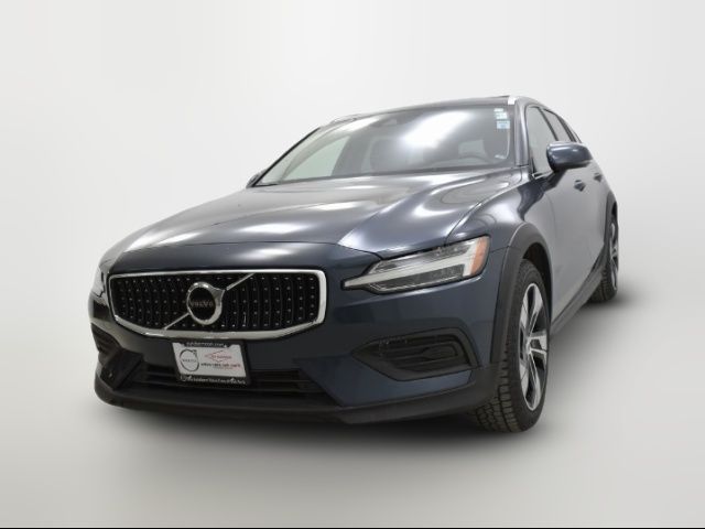 2020 Volvo V60 Cross Country Base