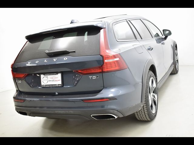 2020 Volvo V60 Cross Country Base