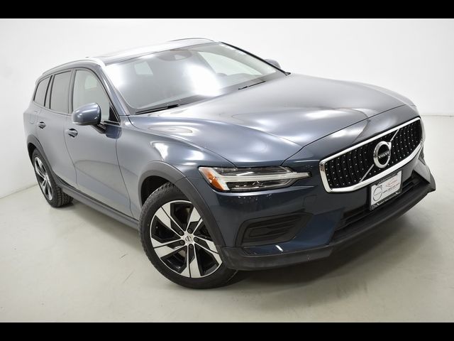 2020 Volvo V60 Cross Country Base