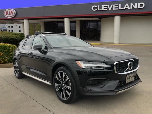 2020 Volvo V60 Cross Country Base