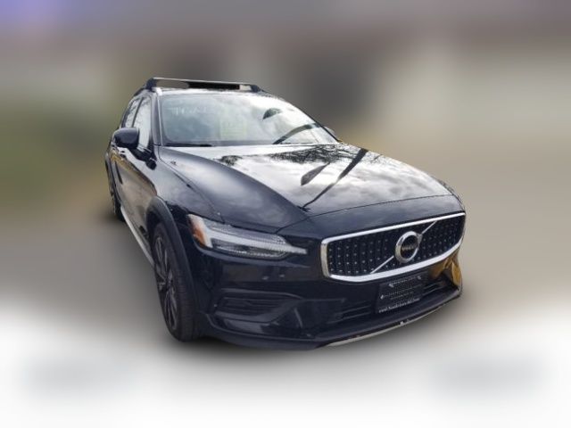 2020 Volvo V60 Cross Country Base