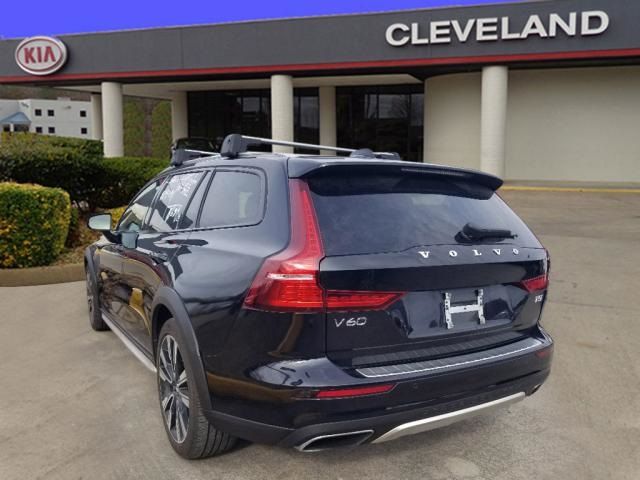 2020 Volvo V60 Cross Country Base