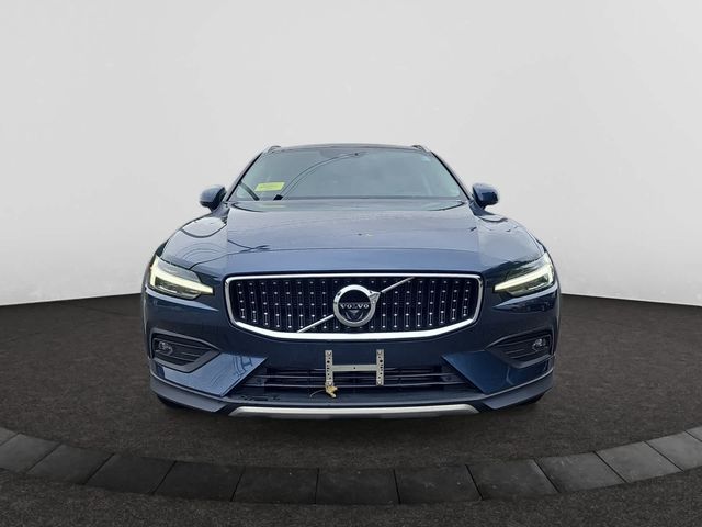 2020 Volvo V60 Cross Country Base