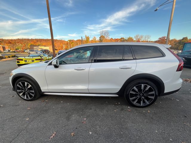 2020 Volvo V60 Cross Country Base