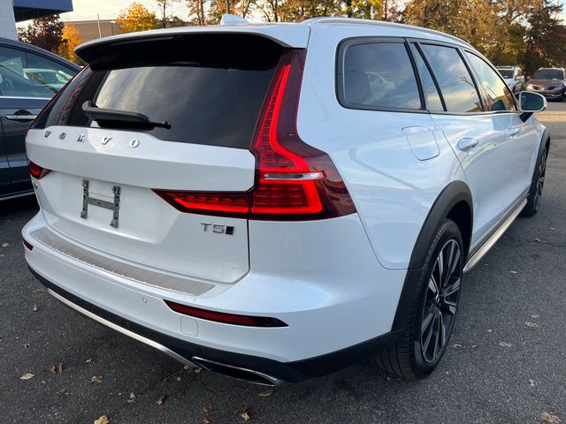 2020 Volvo V60 Cross Country Base